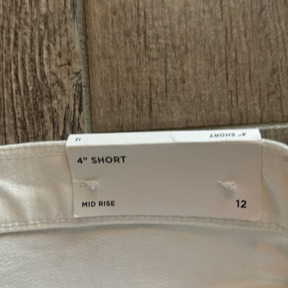 super cute NWT size 12 white mom jean shorts from LOFT - Picture 3 of 4